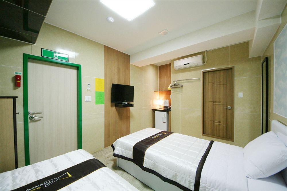 Guesthouse Myeongdong 2 Seoul Exterior photo
