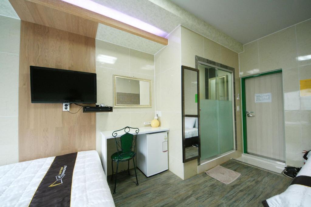 Guesthouse Myeongdong 2 Seoul Room photo