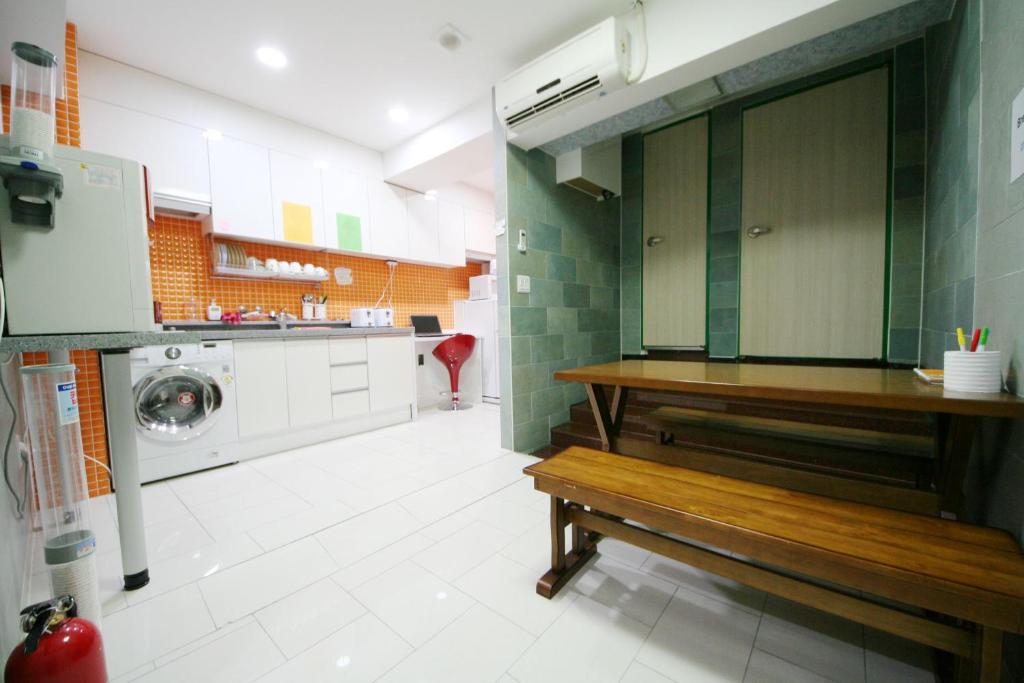 Guesthouse Myeongdong 2 Seoul Exterior photo