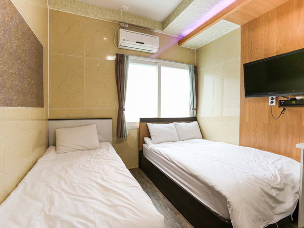 Guesthouse Myeongdong 2 Seoul Exterior photo
