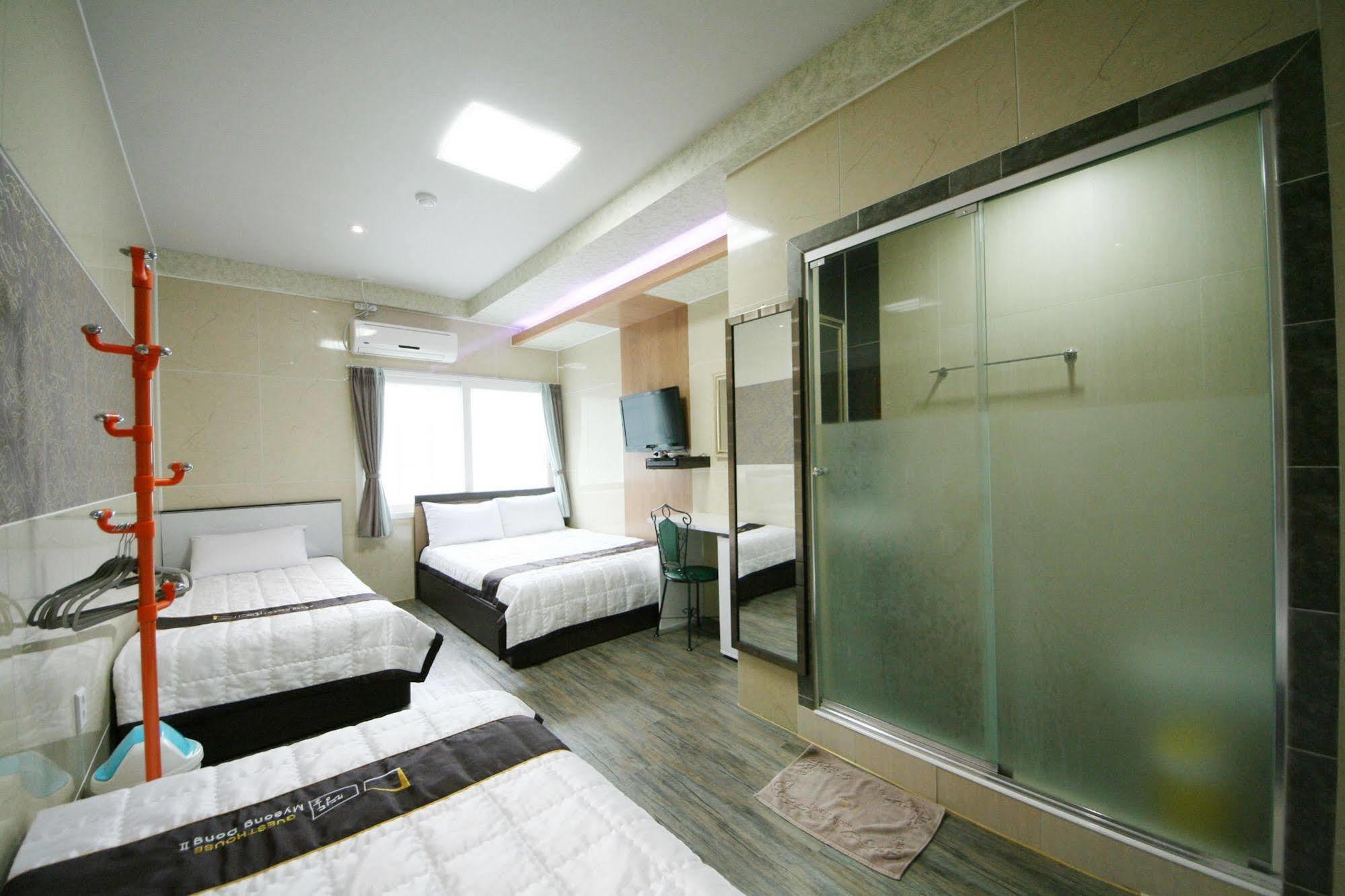 Guesthouse Myeongdong 2 Seoul Exterior photo